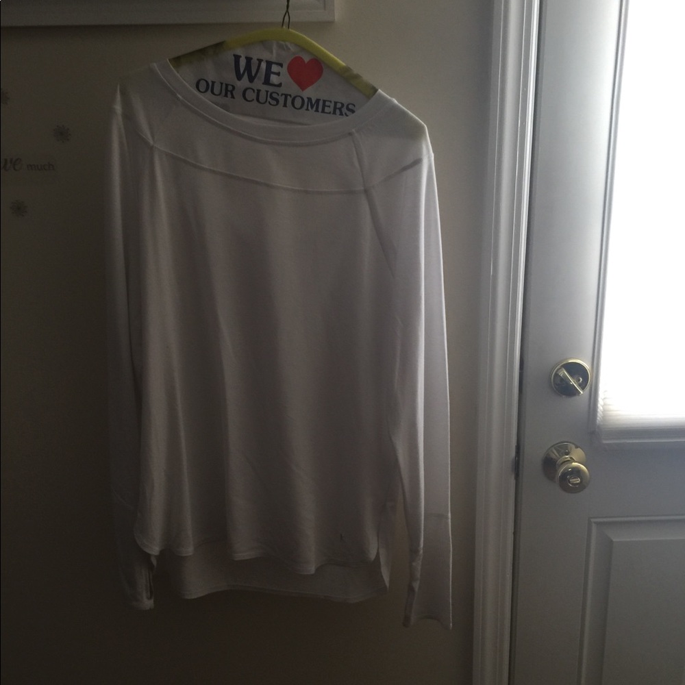 Workout top. - Picture 4 of 4